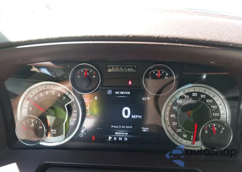 2016 Ram 1500 Laramie z USA, uszkodzony, nr VIN 1C6RR7NT7GS379061